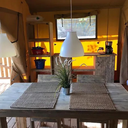 Luxe tent Le Mondou Saint-Julien-de-Lampon